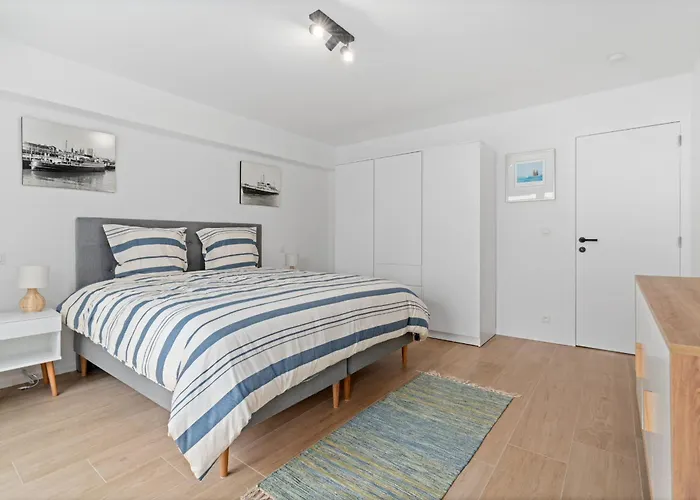 Splendid Two-Bedroom Flat Frontal Seaview - \